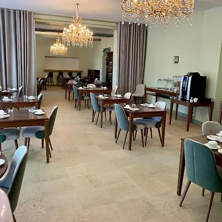 Отель Haras De La Potardiere 3*